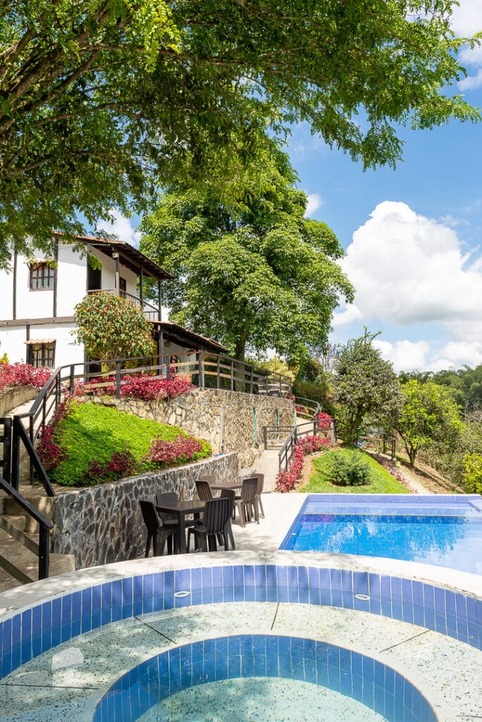 Vista Cabaña Atardecer del Hotel Palma de Iraka. Turismo en el Quindío