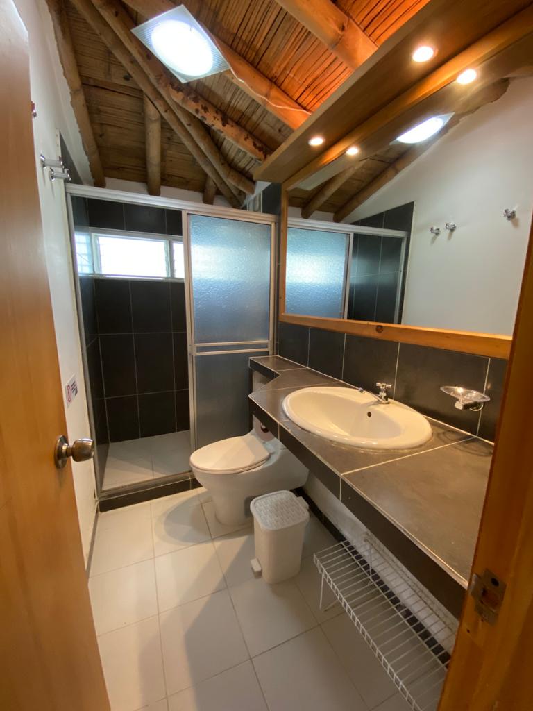 Foto de un Baño de la Finca Palma de Iraka